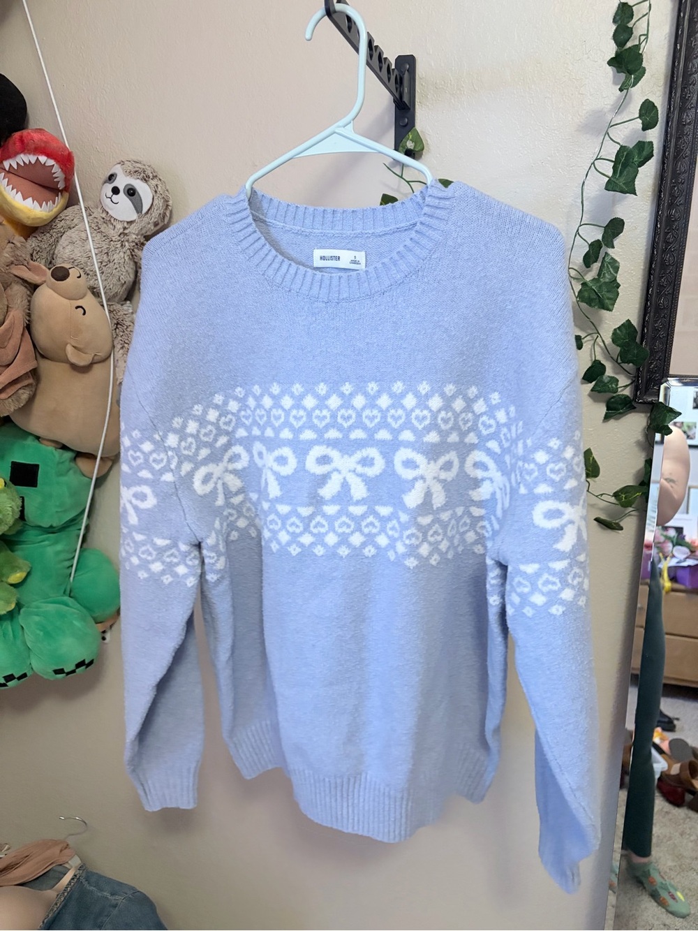 Hollister Pale Blue Fair Isle Bow Crewneck Sweater